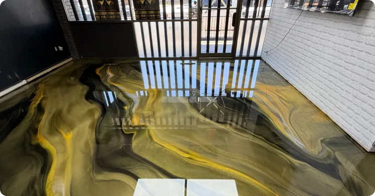 Reflective resin flooring finish